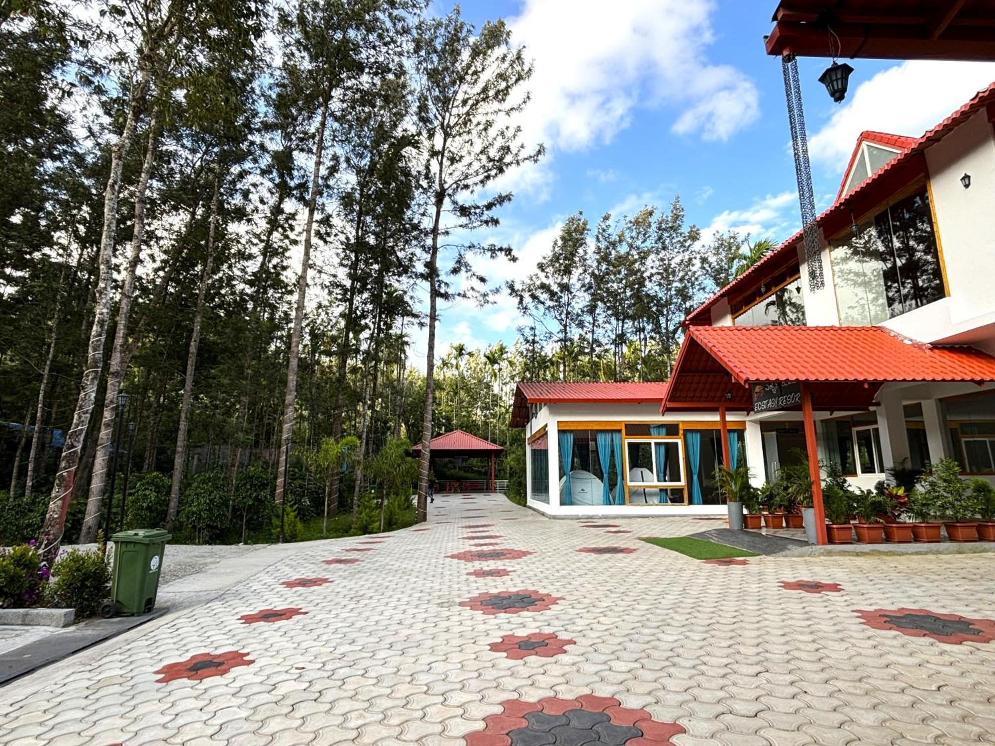 Ecstasy Tent Stay With Swimming Pool & Common Washroom Chikmagalūr Kültér fotó
